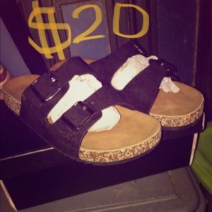 BRANDNEW SIZE.10. Fit more like a 9.